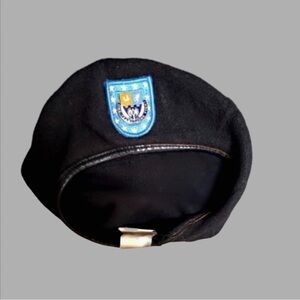 US Army Black Beret 4th BSTB 3rd Infantry Division Crest on Flash - Size 6 3/4